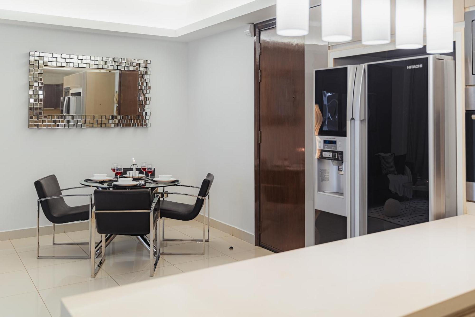 Suites & Residences @ Regalia By Plc Куала-Лумпур Екстер'єр фото