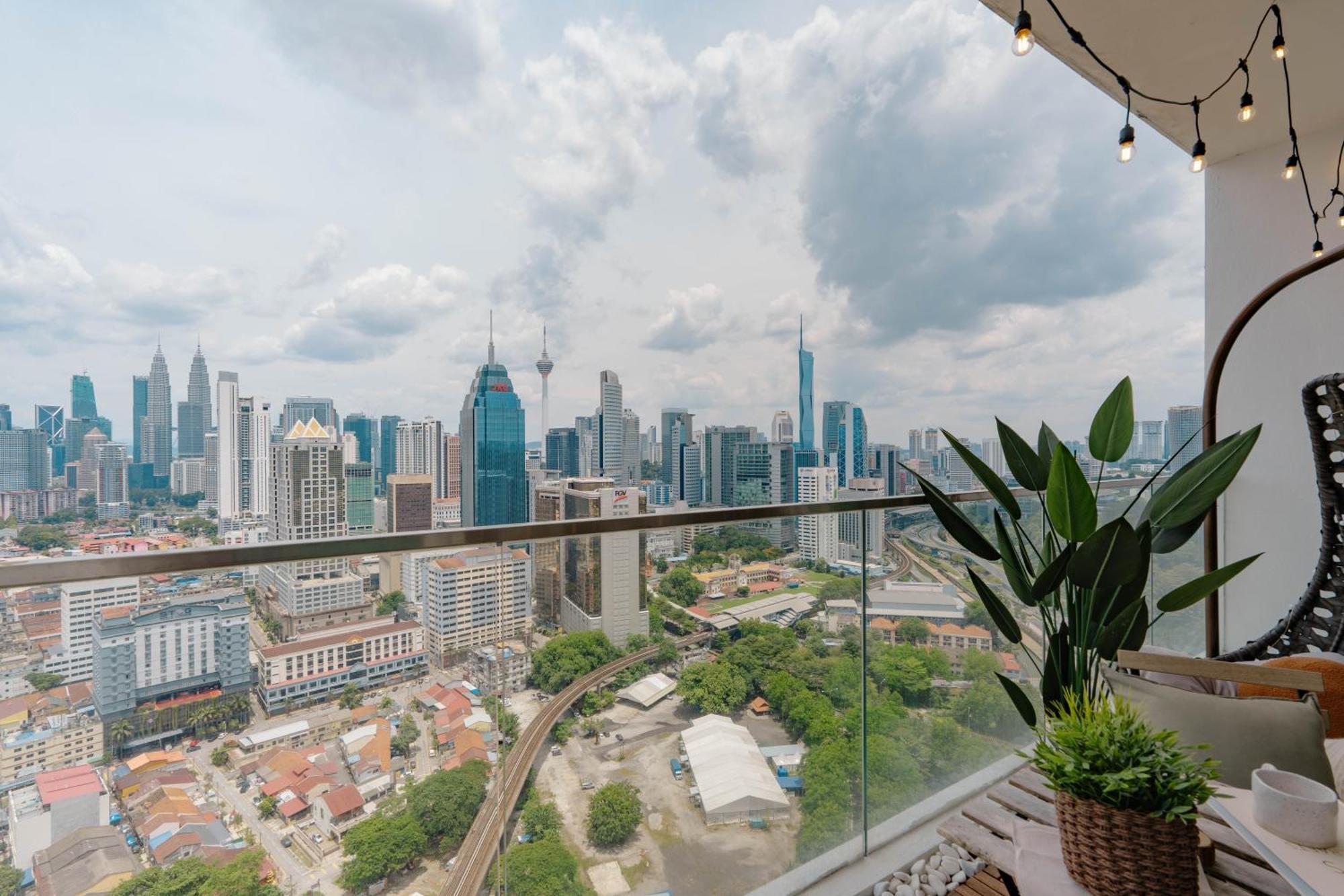 Suites & Residences @ Regalia By Plc Куала-Лумпур Екстер'єр фото